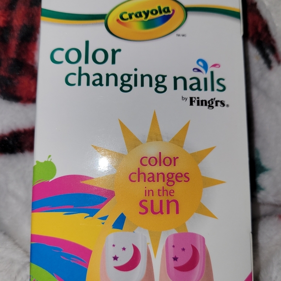 5/$25 CRAYOLA Color Changing Nails by Fingrs New in Box - Picture 4 of 4